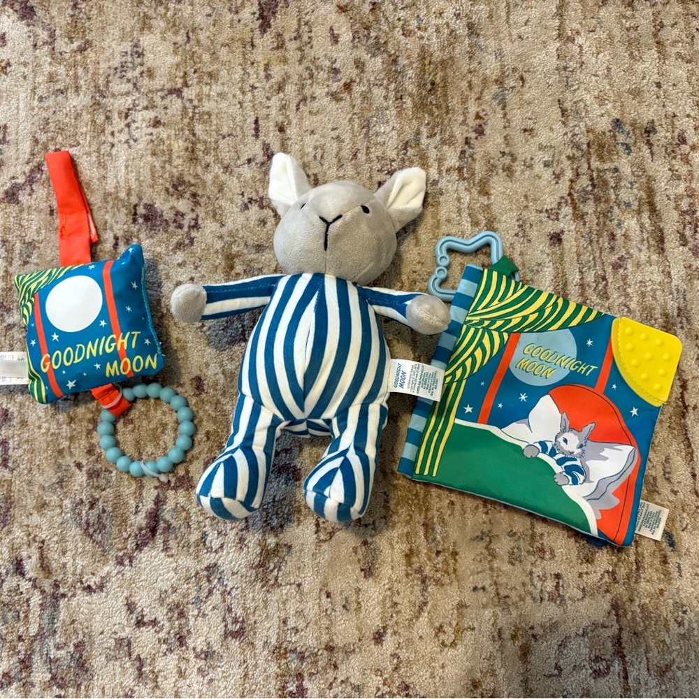 Goodnight Moon Baby Chew Toys NWOT